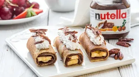 Ажурные блины с Nutella и ягодами